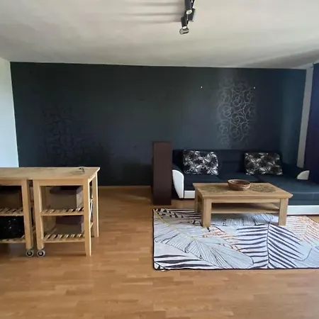Daire Sunset View, Near The Airport & Private Parking