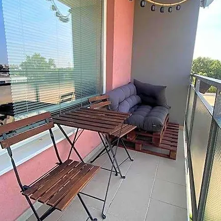 Sunset View, Near The Airport & Private Parking * Bratislava